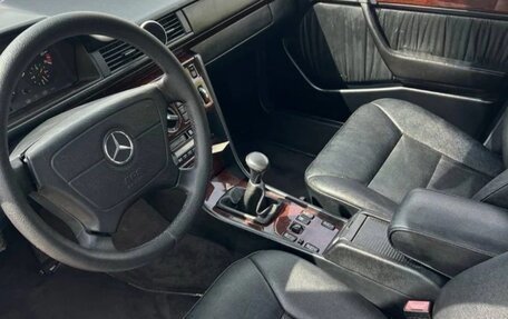 Mercedes-Benz E-Класс, 1994 год, 1 570 000 рублей, 11 фотография