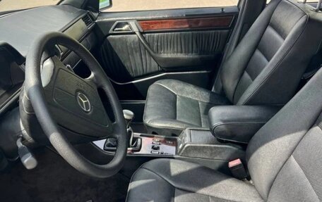 Mercedes-Benz E-Класс, 1994 год, 1 570 000 рублей, 10 фотография