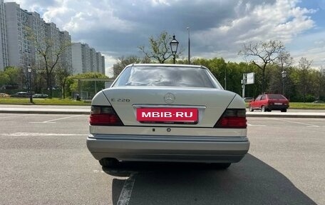 Mercedes-Benz E-Класс, 1994 год, 1 570 000 рублей, 7 фотография