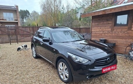 Infiniti QX70, 2014 год, 1 850 000 рублей, 2 фотография