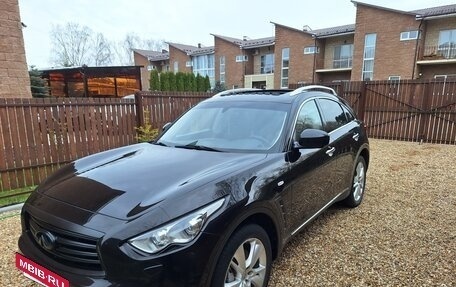 Infiniti QX70, 2014 год, 1 850 000 рублей, 3 фотография