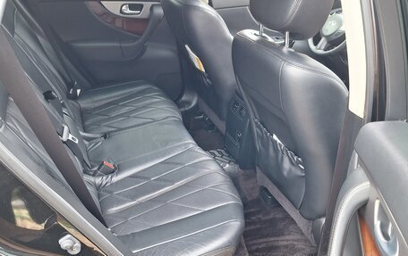 Infiniti QX70, 2014 год, 1 850 000 рублей, 9 фотография