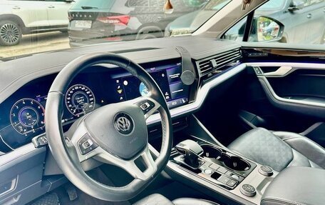 Volkswagen Touareg III, 2019 год, 4 500 000 рублей, 8 фотография