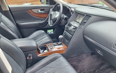Infiniti QX70, 2014 год, 1 850 000 рублей, 7 фотография