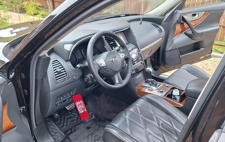 Infiniti QX70, 2014 год, 1 850 000 рублей, 10 фотография