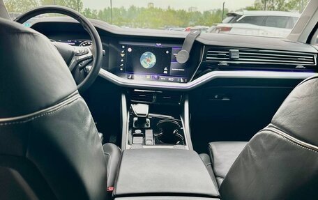 Volkswagen Touareg III, 2019 год, 4 500 000 рублей, 11 фотография