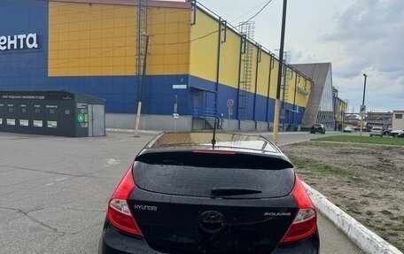 Hyundai Solaris II рестайлинг, 2015 год, 700 000 рублей, 5 фотография