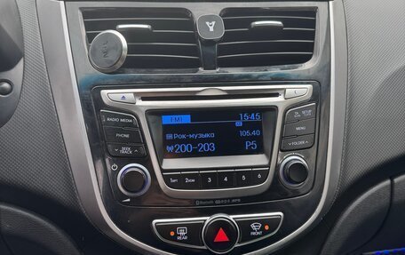 Hyundai Solaris II рестайлинг, 2015 год, 700 000 рублей, 10 фотография