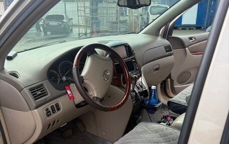 Toyota Sienna II рестайлинг, 2005 год, 850 000 рублей, 9 фотография