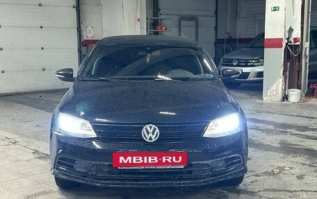 Volkswagen Jetta VI, 2015 год, 900 000 рублей, 3 фотография