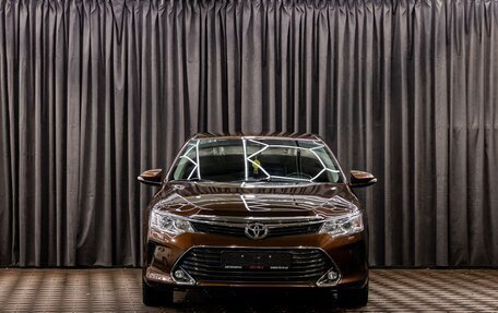 Toyota Camry, 2017 год, 2 095 000 рублей, 2 фотография