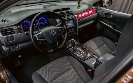 Toyota Camry, 2017 год, 2 095 000 рублей, 13 фотография