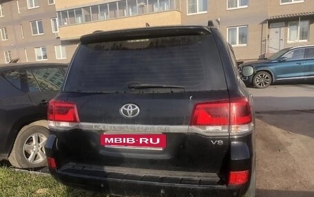Toyota Land Cruiser 200, 2017 год, 6 200 000 рублей, 4 фотография