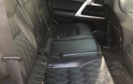 Toyota Land Cruiser 200, 2017 год, 6 200 000 рублей, 7 фотография