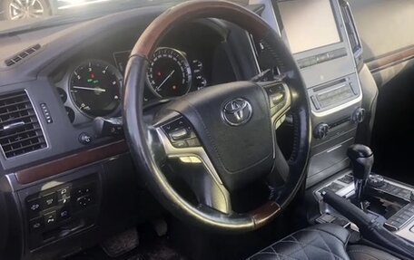 Toyota Land Cruiser 200, 2017 год, 6 200 000 рублей, 8 фотография