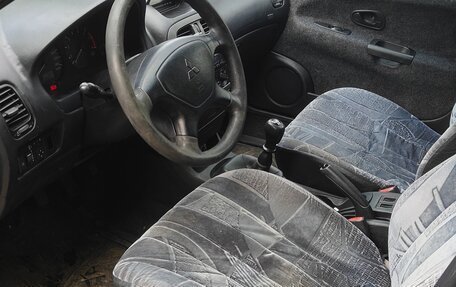 Mitsubishi Carisma I, 2001 год, 290 000 рублей, 7 фотография
