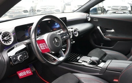 Mercedes-Benz CLA, 2019 год, 2 900 000 рублей, 13 фотография