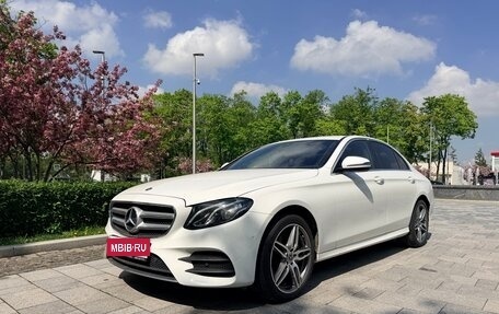 Mercedes-Benz E-Класс, 2019 год, 3 950 000 рублей, 1 фотография