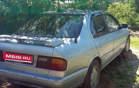 Nissan Primera II рестайлинг, 1991 год, 130 000 рублей, 3 фотография
