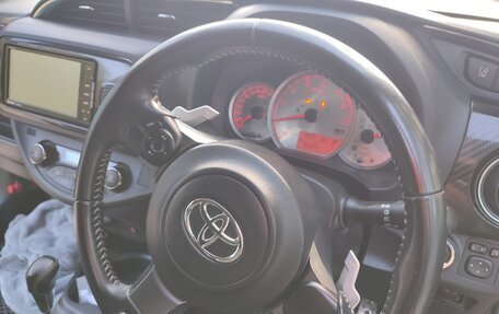 Toyota Vitz, 2018 год, 1 230 000 рублей, 8 фотография