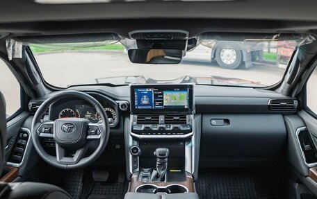 Toyota Land Cruiser, 2026 год, 30 000 000 рублей, 4 фотография