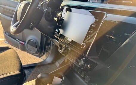 Toyota Hilux VIII, 2022 год, 5 700 000 рублей, 7 фотография
