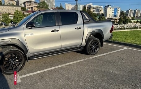 Toyota Hilux VIII, 2022 год, 5 700 000 рублей, 8 фотография
