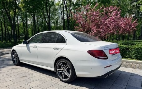 Mercedes-Benz E-Класс, 2019 год, 3 950 000 рублей, 2 фотография