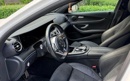 Mercedes-Benz E-Класс, 2019 год, 3 950 000 рублей, 6 фотография