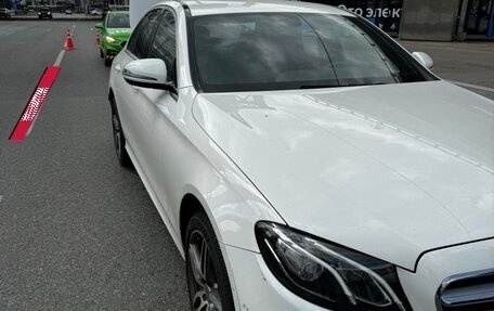 Mercedes-Benz E-Класс, 2019 год, 3 950 000 рублей, 9 фотография