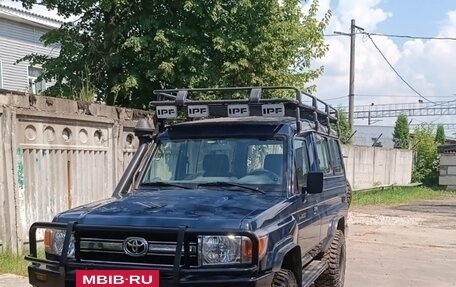 Toyota Land Cruiser 70, 2012 год, 6 400 000 рублей, 5 фотография