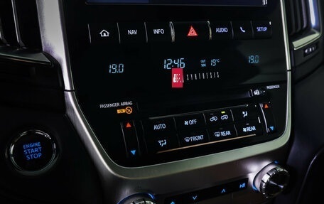 Toyota Land Cruiser 200, 2016 год, 4 800 000 рублей, 18 фотография