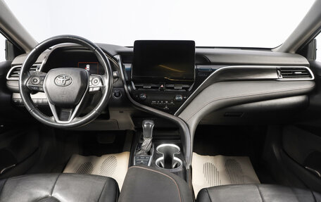 Toyota Camry, 2023 год, 3 929 000 рублей, 8 фотография