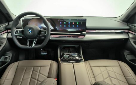 BMW 5 серия, 2025 год, 8 290 000 рублей, 11 фотография