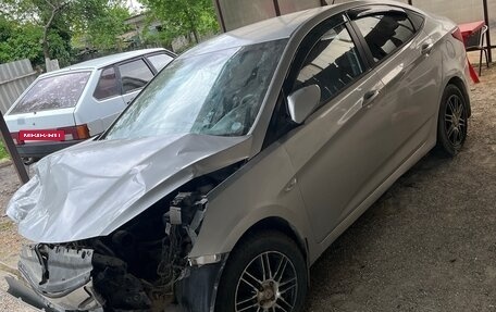 Hyundai Solaris II рестайлинг, 2015 год, 400 000 рублей, 3 фотография