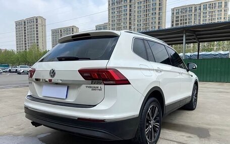 Volkswagen Tiguan II, 2019 год, 1 680 000 рублей, 5 фотография