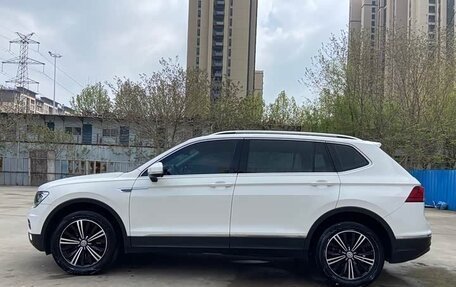 Volkswagen Tiguan II, 2019 год, 1 680 000 рублей, 7 фотография