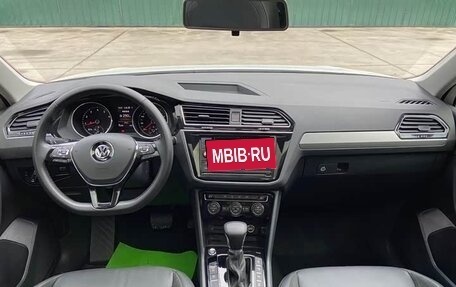 Volkswagen Tiguan II, 2019 год, 1 680 000 рублей, 11 фотография