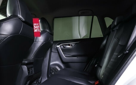 Toyota RAV4, 2019 год, 2 990 000 рублей, 12 фотография
