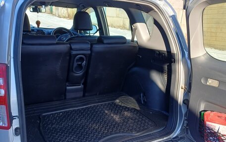 Toyota RAV4, 2011 год, 1 300 000 рублей, 11 фотография
