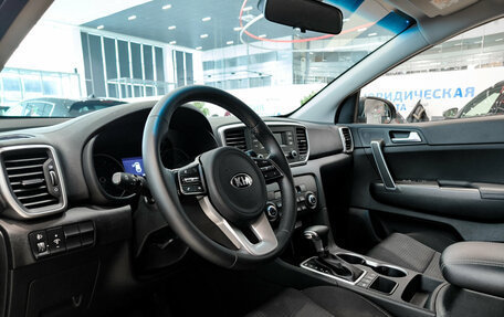 KIA Sportage IV рестайлинг, 2020 год, 2 420 000 рублей, 20 фотография
