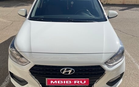 Hyundai Solaris II рестайлинг, 2017 год, 1 370 000 рублей, 1 фотография
