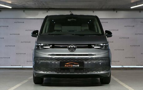Volkswagen Multivan, 2022 год, 4 200 000 рублей, 2 фотография