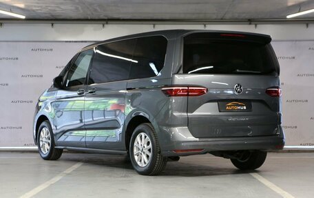 Volkswagen Multivan, 2022 год, 4 200 000 рублей, 5 фотография