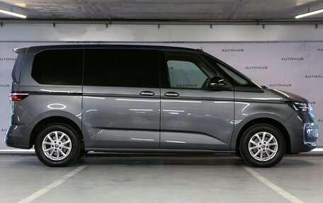 Volkswagen Multivan, 2022 год, 4 200 000 рублей, 8 фотография