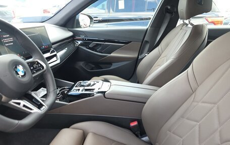 BMW 5 серия, 2026 год, 7 400 000 рублей, 6 фотография