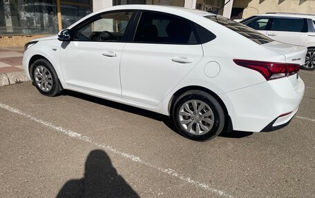 Hyundai Solaris II рестайлинг, 2017 год, 1 370 000 рублей, 5 фотография