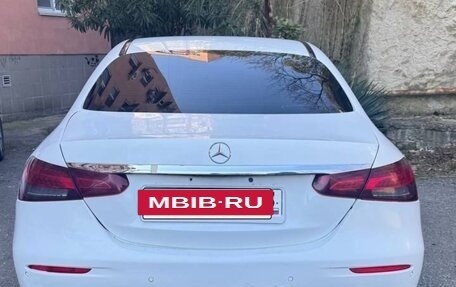 Mercedes-Benz E-Класс, 2021 год, 1 150 000 рублей, 2 фотография