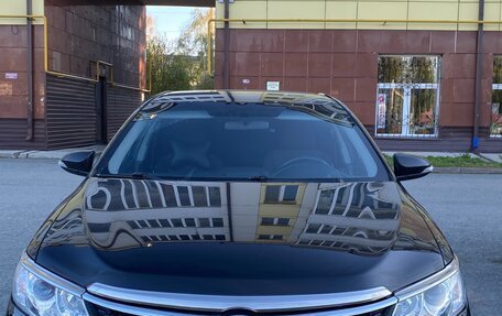 Toyota Camry, 2017 год, 1 950 000 рублей, 4 фотография