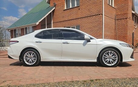 Toyota Camry, 2019 год, 2 450 000 рублей, 4 фотография